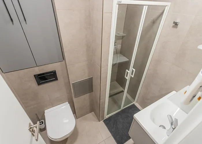 Business Andel, 10 Min To Centre, Netflix, Paid Parking