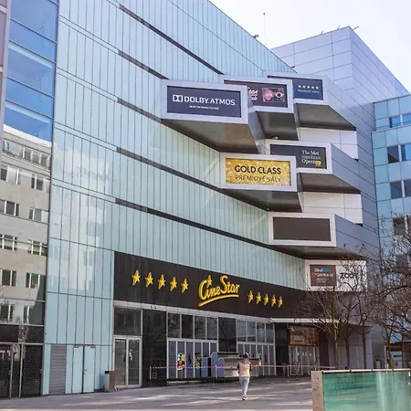 شقة Business Andel, 10 Min To Centre, Netflix, Paid Parking *