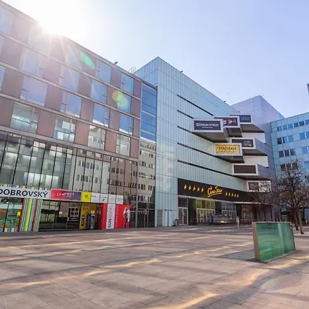 Business Andel, 10 Min To Centre, Netflix, Paid Parking * Praga